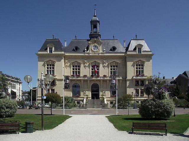 Tarbes/immobilier/CENTURY21 GM Immobilier/Mairie de Tarbes hotel de ville