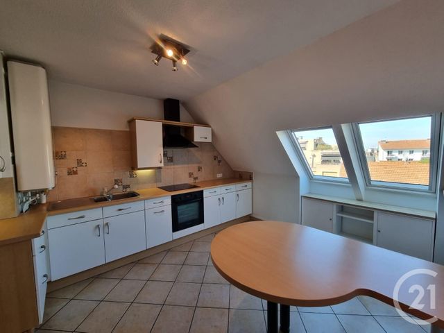 Appartement T2 à louer - 2 pièces - 65.37 m2 - TARBES - 65 - MIDI-PYRENEES - Century 21 Gm Immobilier