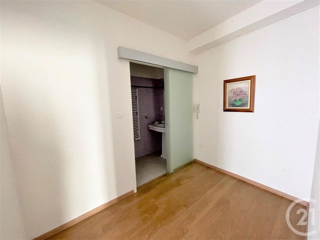 Afficher la photo en grand appartement à vendre - 2 pièces - 49.97 m2 - TARBES - 65 - MIDI-PYRENEES - Century 21 Gm Immobilier