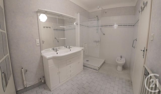 Afficher la photo en grand Appartement T4 à vendre - 4 pièces - 104.56 m2 - TARBES - 65 - MIDI-PYRENEES - Century 21 Gm Immobilier