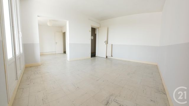 Afficher la photo en grand appartement à vendre - 4 pièces - 73.99 m2 - TARBES - 65 - MIDI-PYRENEES - Century 21 Gm Immobilier
