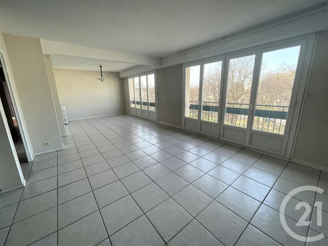 Afficher la photo en grand Appartement F3 à vendre - 3 pièces - 84.68 m2 - TARBES - 65 - MIDI-PYRENEES - Century 21 Gm Immobilier