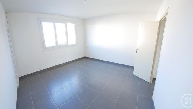 Appartement T3 à louer - 3 pièces - 57.32 m2 - TARBES - 65 - MIDI-PYRENEES - Century 21 Gm Immobilier Appartement T3 à louer - 3 pièces - 57.32 m2 - TARBES - 65 - MIDI-PYRENEES - Century 21 Gm Immobilier