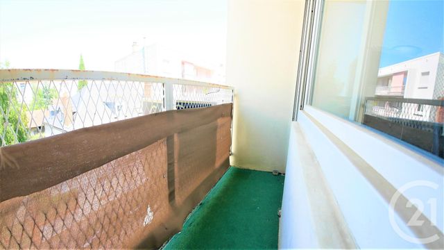 Afficher la photo en grand Appartement T4 à vendre - 4 pièces - 66.0 m2 - TARBES - 65 - MIDI-PYRENEES - Century 21 Gm Immobilier